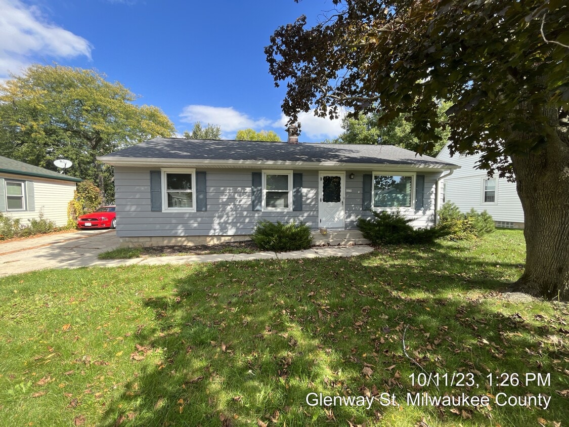4176 Glenway St, Wauwatosa, WI 53222 House Rental in Wauwatosa, WI