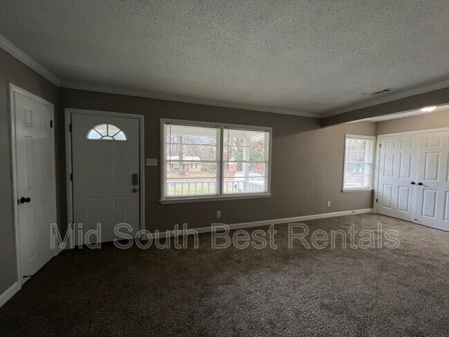 Building Photo - 1689 Gregory Ave