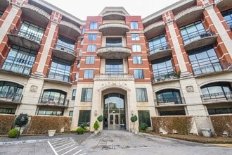 Building Photo - 5005 Hidalgo St