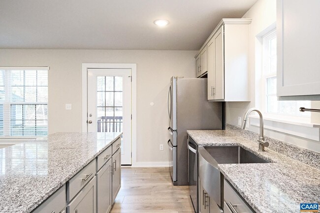 Building Photo - 100 Kyle Ct