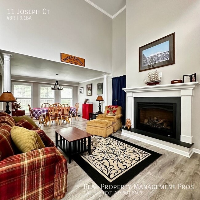 Building Photo - Upgraded Single family home / fully fenced...
