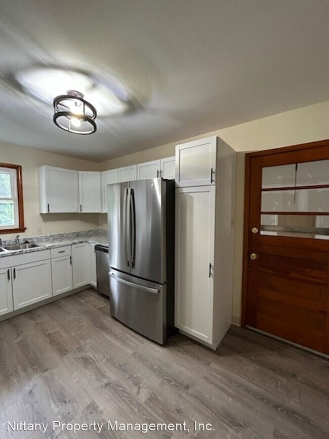 Building Photo - 3 br, 1 bath House - 1455 Ash Ave.