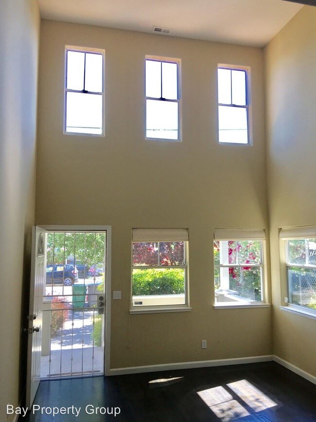 Building Photo - 852 42nd St