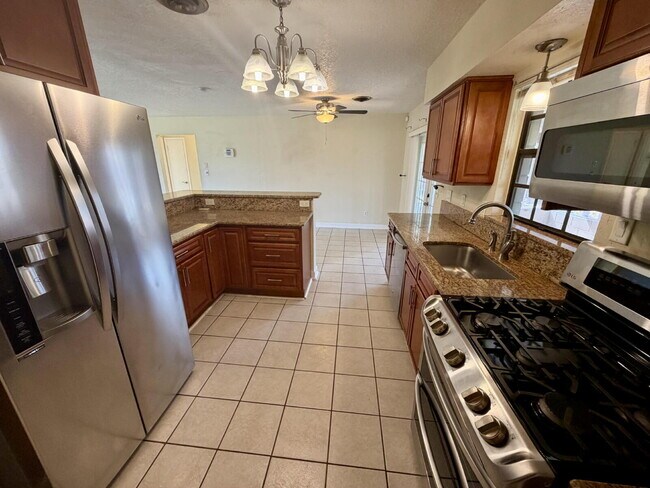 Foto del edificio - FOR RENT IN ROCKLEDGE — $2,350/MONTH
