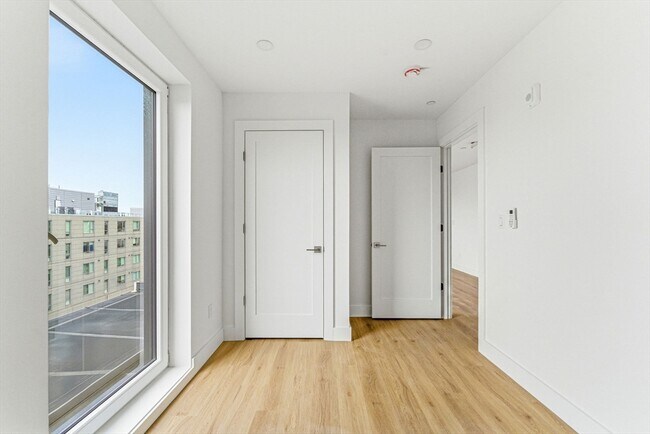 Foto del edificio - 1066 Commonwealth Ave