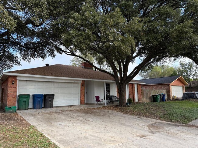 Foto del edificio - 6403 Ridge Creek Dr