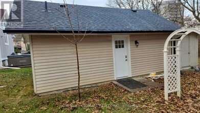 Building Photo - 452 D'Arcy St