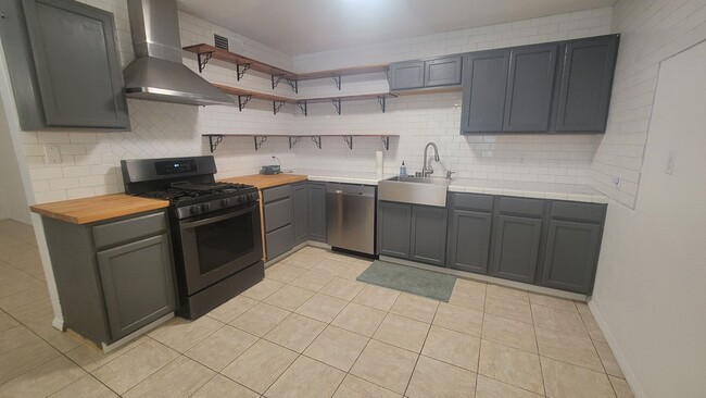 Foto del edificio - 1012 Jacober Ave