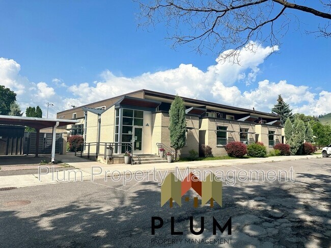 Building Photo - 1547 S Higgins Ave