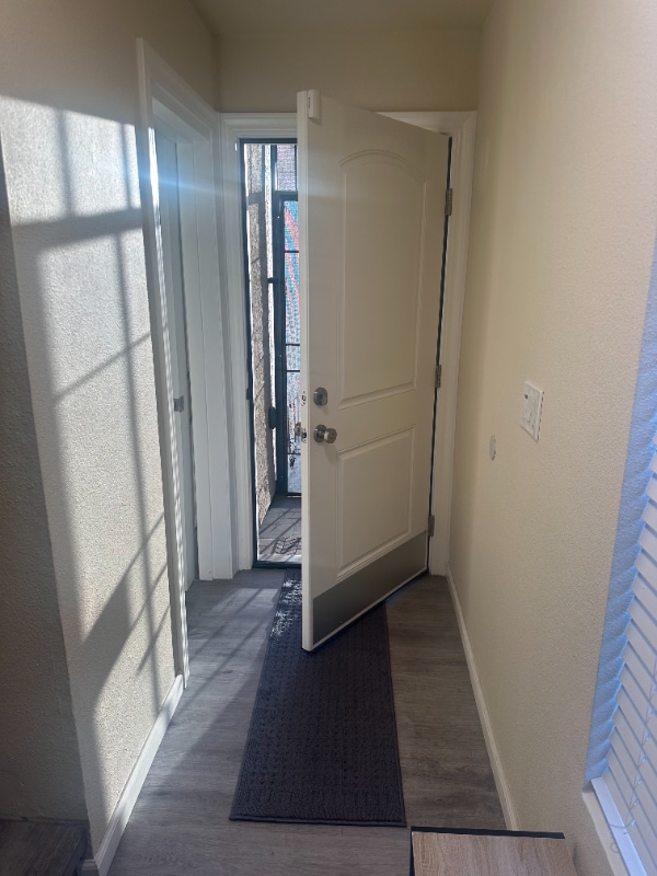 Foto del edificio - 1348 N Marine Ave