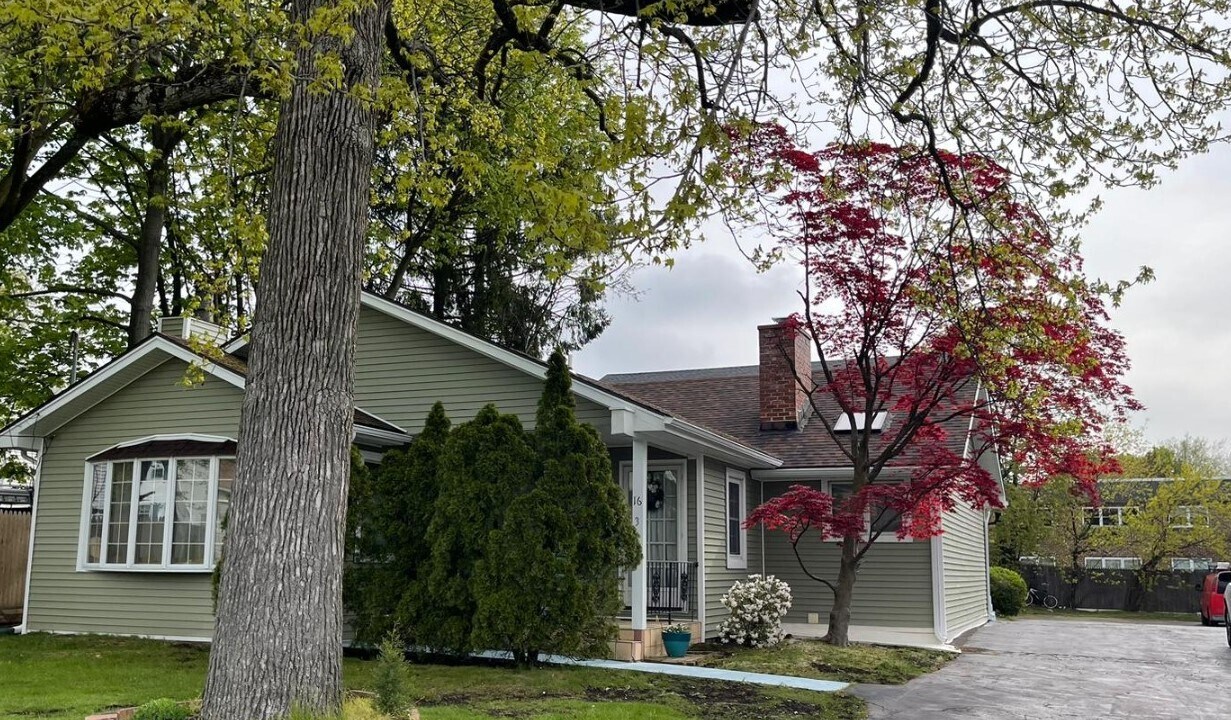 16 Willowbrook Ave, Stamford, CT 06902 Townhome Rentals in Stamford