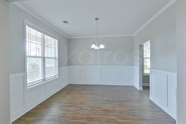 Building Photo - 215 Orchard Ln