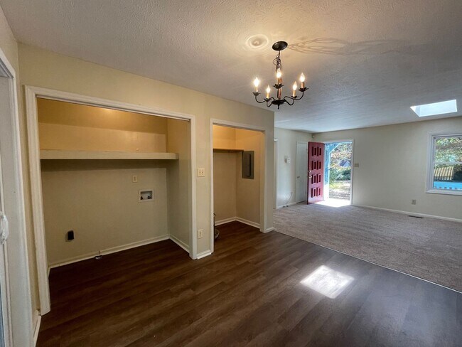 Foto del edificio - 711 Niven Ave