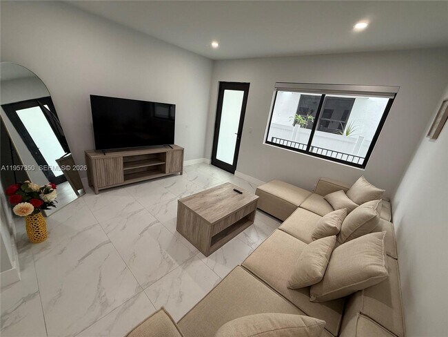 Foto del edificio - 944 Jefferson Ave