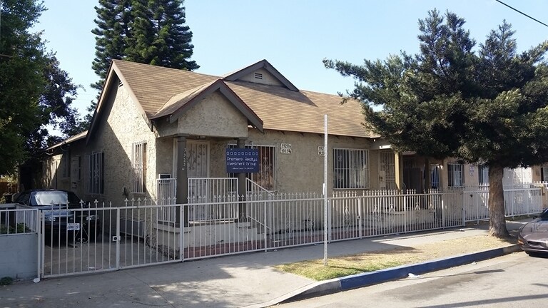 Building Photo - 3923 S Normandie Ave