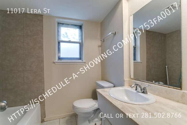 Building Photo - 11017 Lera St