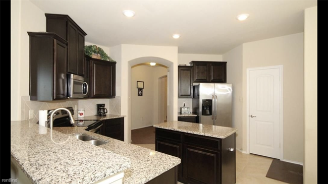 Building Photo - 4 br, 3 bath House - 1300 Cheyenne Dr