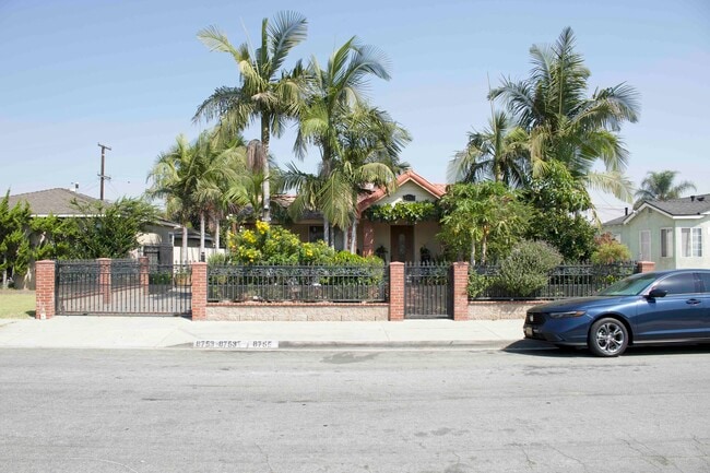 Photo - 8755 Maple St House