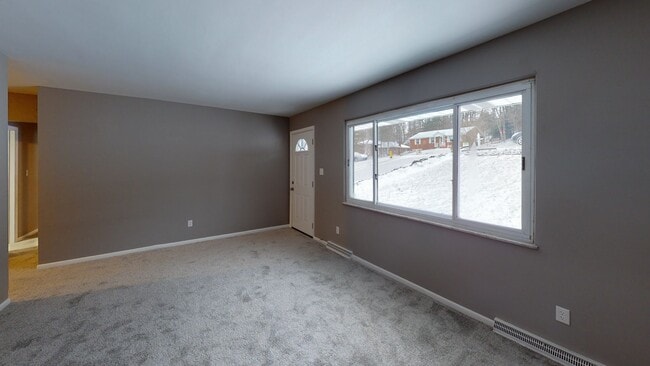 Building Photo - Recently Renovated Single Family Home for ...