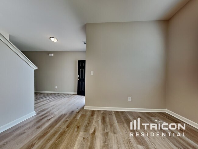Building Photo - 353 Trail Winds Dr