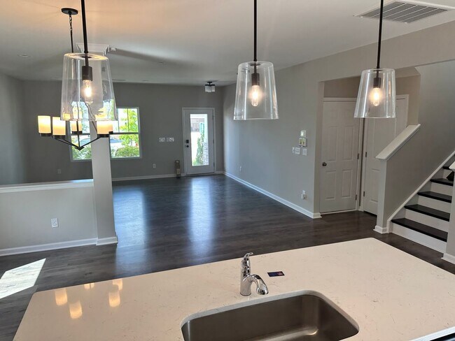 Foto del edificio - Brand New 5 Bedroom Model Home
