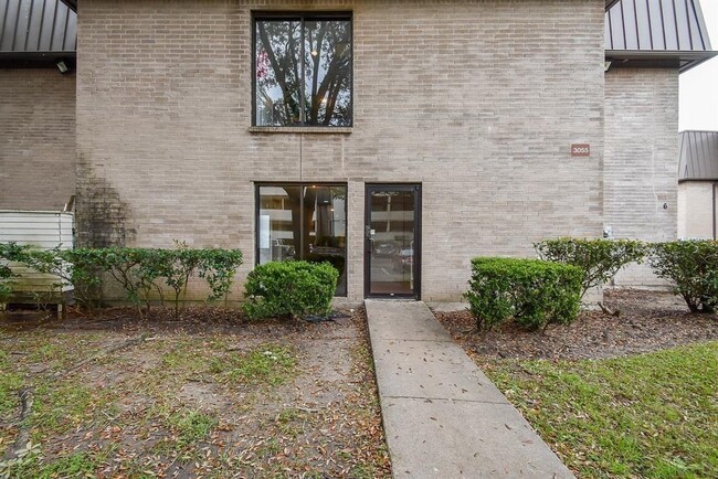 Foto del edificio - 3055 Walnut Bend Ln