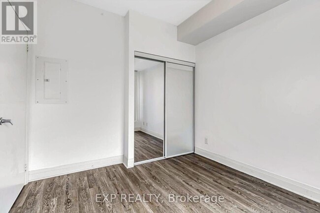 Building Photo - 17 Kenaston Gardens