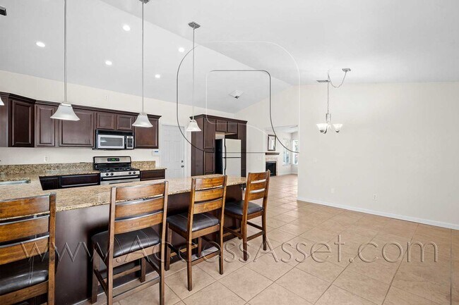Foto del edificio - Charming 3 Bed/2 Bath Corner Home With NEW...