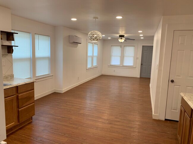 Foto del edificio - 1329 W Mount Vernon St