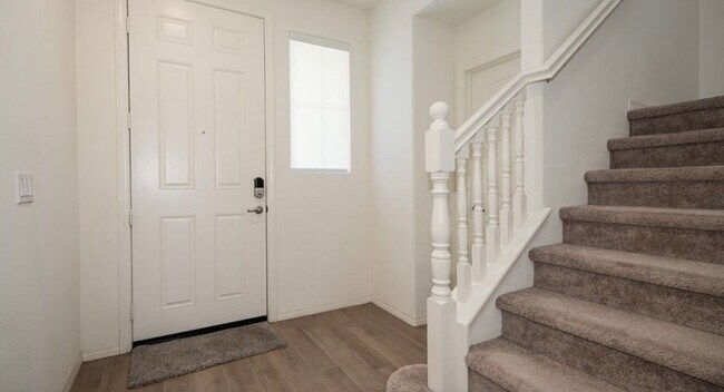 Foto del edificio - Beautiful 3-Bedroom, 2.5-Bathroom Home for...