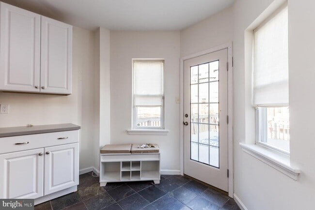 Building Photo - 4435 Sansom St