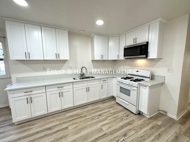 Foto del edificio - 622 E 7th St