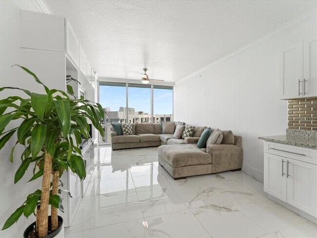 Foto del edificio - 322 E Central Blvd