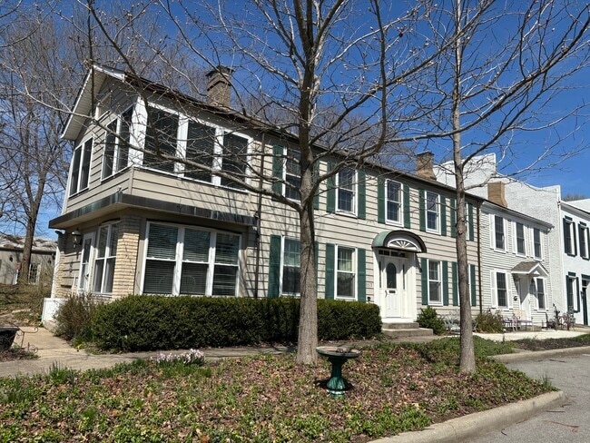 Building Photo - 117 N Front St