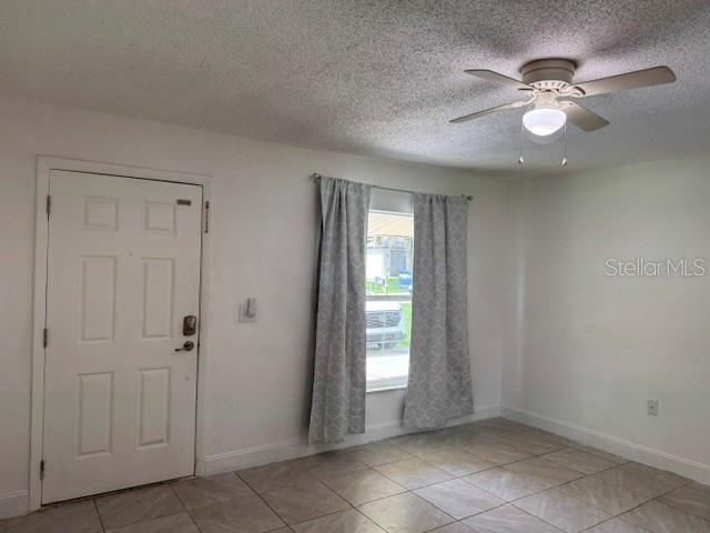 Foto del edificio - 27127 Fernery Ave