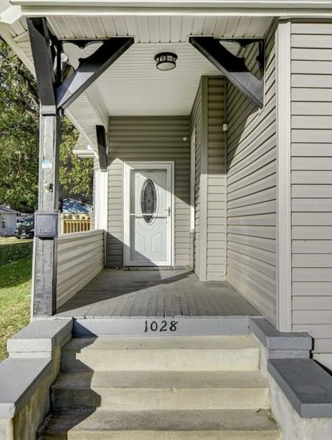 Building Photo - Must See 3 Bedroom Near Creighton!!