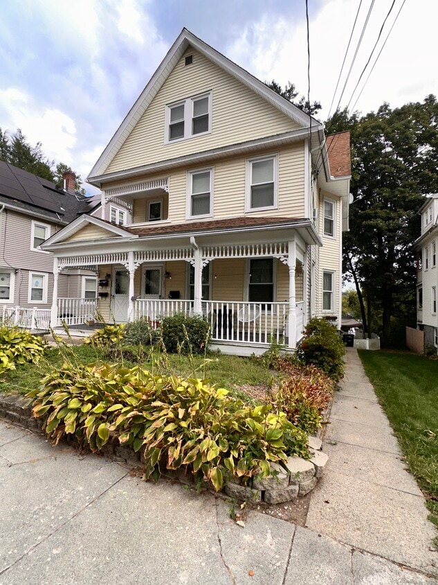 Primary Photo - 253 Olivia St