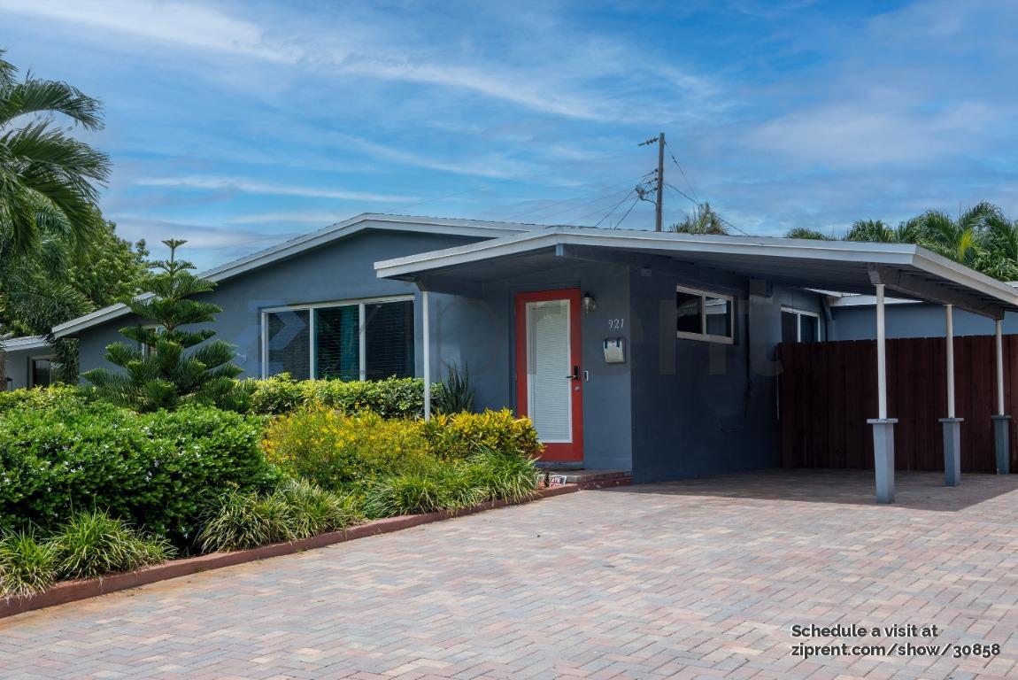 Foto principal - 921 NE 58th St