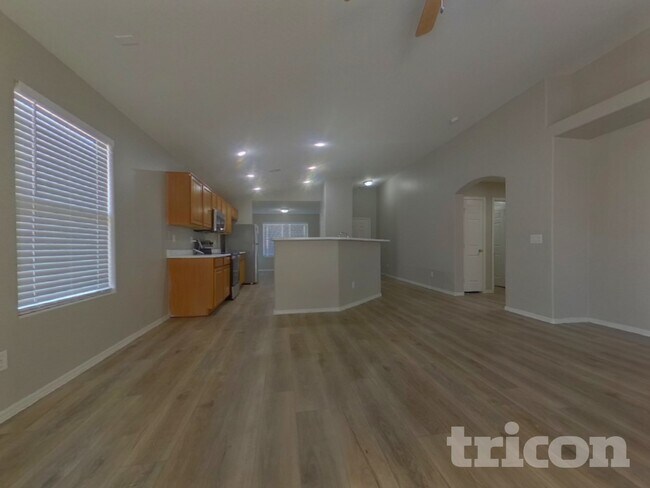 Foto del edificio - 17271 W Ashley Dr