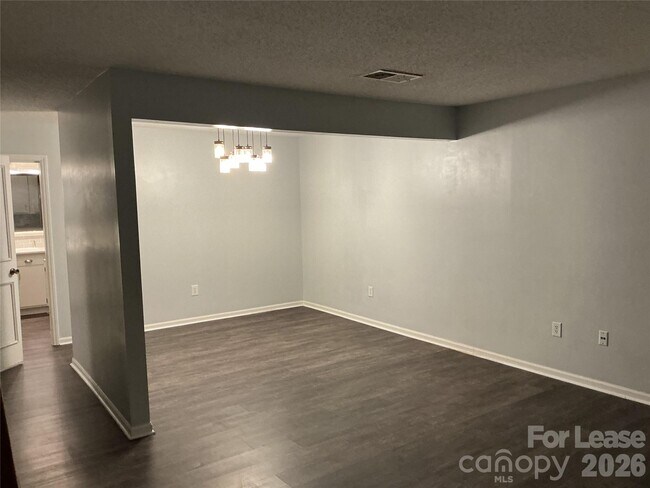 Foto del edificio - 415 E Broad St