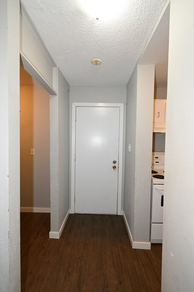 Building Photo - 4280 Quentin Ave