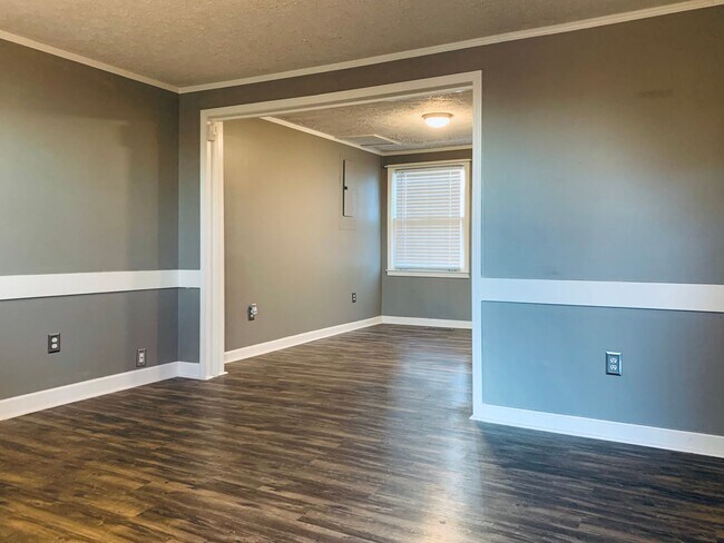 Building Photo - Downtown Condo with Water Views! 2BR/1.5BA...