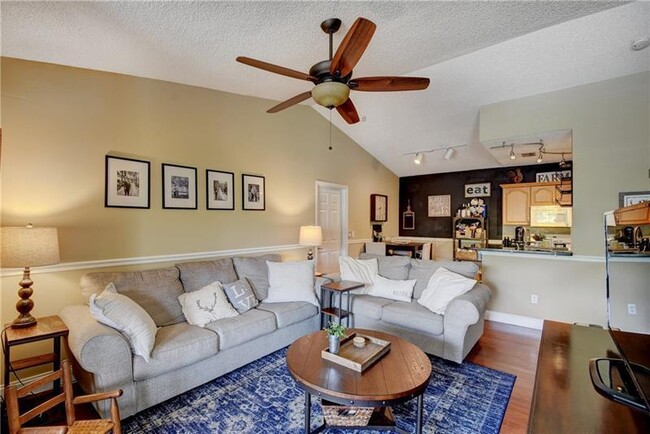 Foto del edificio - 10372 Fox Trail Rd S