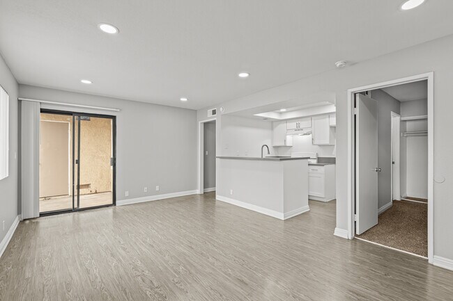 Sala/comedor - Cerro Vista Apartments