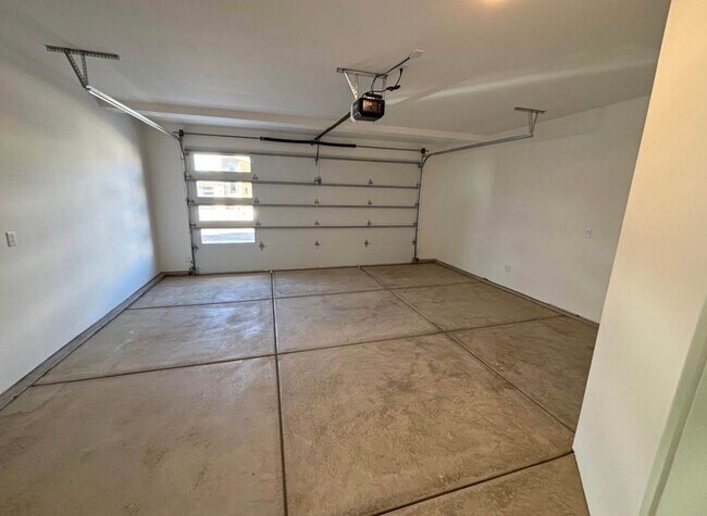Building Photo - 2346 E Luciano Ln