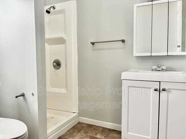 Foto del edificio - 14820 Churchfield St NW