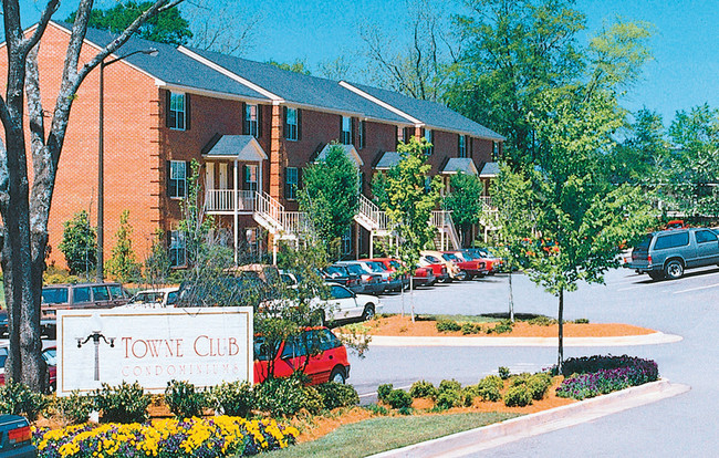 Foto del edificio - Towne Club Condominiums