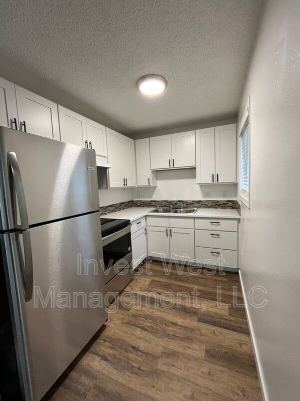 Foto del edificio - 8005 SE Overland St