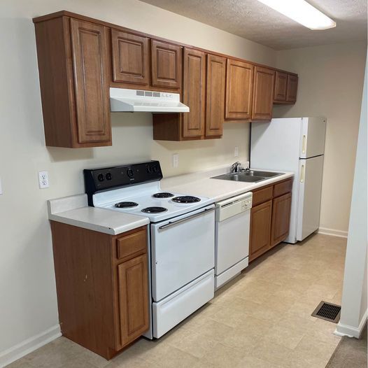 Building Photo - 217 Aqueduct Dr