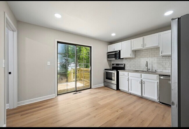 Foto del edificio - 7317 Elm Ave